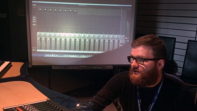 Newcastle College - DJ and Electronic Music UAD Apollo setup смотреть онлайн