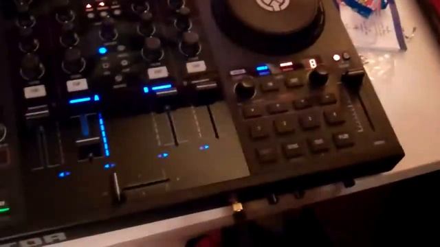 Traktor Kontrol S4 Sound Glitch (Master Channel) - Need Help! смотреть онлайн