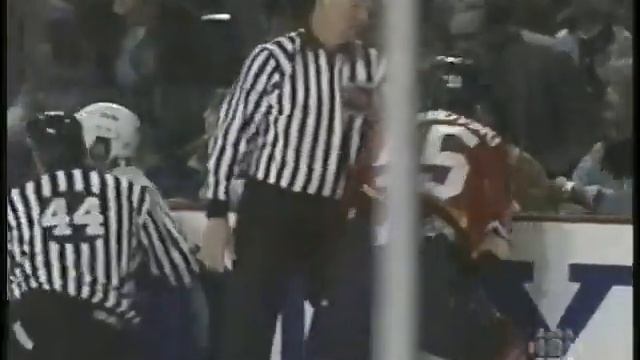 Ed Jovanovski vs Turner Stevenson смотреть онлайн
