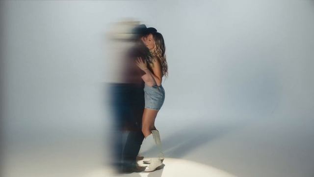 Colbie Caillat - Pretend (Official Video) смотреть онлайн