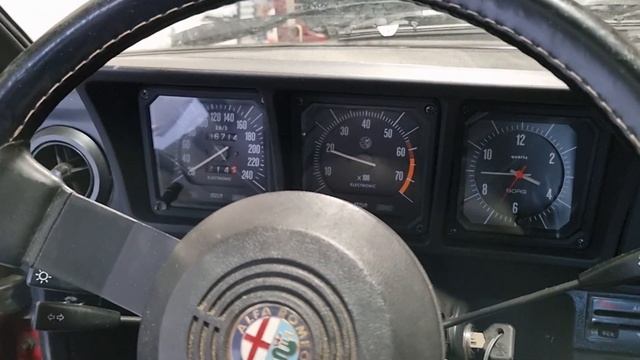 Alfa Romeo GTV6 2.5 first start смотреть онлайн