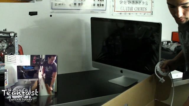 27 inch Core i7 Quad Core iMac Unboxing (July 2010 2.93GHz) смотреть онлайн