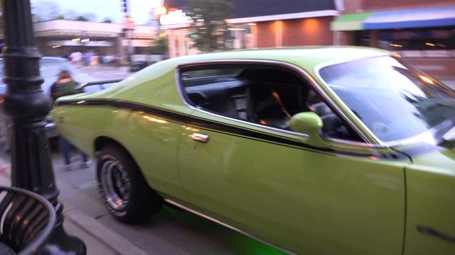 WHAT - A Lime Green Dodge Charger from 1971 with HUGE Horsepower смотреть онлайн