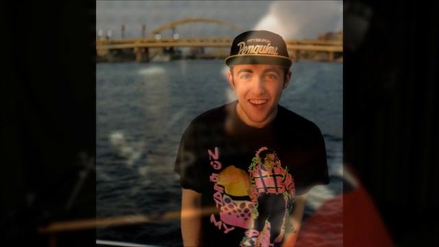 Mac Miller-Life Ain't Easy (Official Music Video) смотреть онлайн