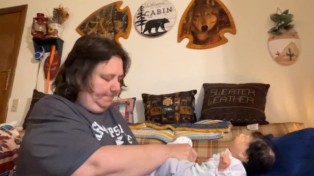 Getting Eli ready for Easter 🐣 смотреть онлайн