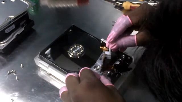 Apple iMac Physical Data Recovery | WD3200AAJS Data Recovery Apple Head Swap смотреть онлайн