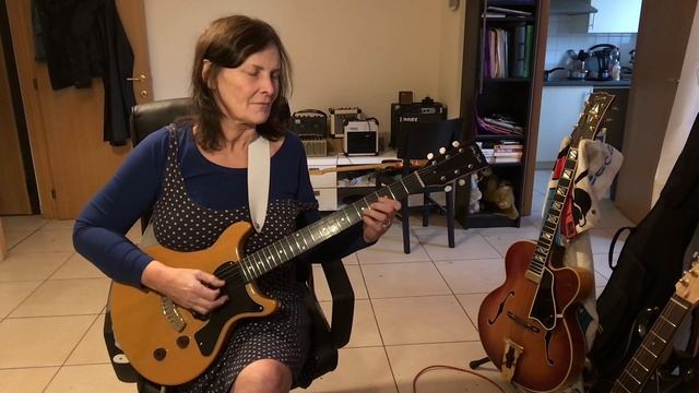 Harley Benton Junior with Dorian LRQC-1C bridge смотреть онлайн