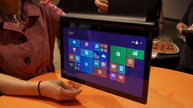 Lenovo Yoga Tablet 2 with Windows: It flips, folds and hangs, but there's one thing missing смотреть онлайн