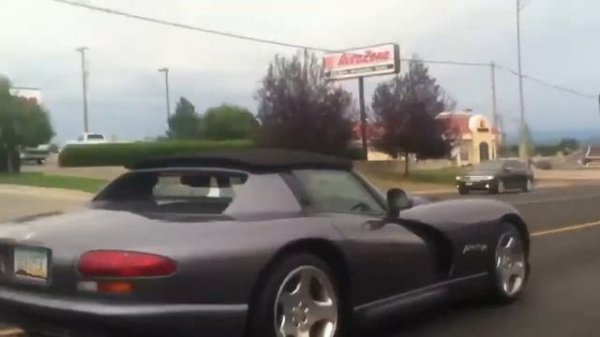 Dodge Viper RT/10 V10 cruisin