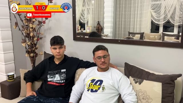FANATİK FENERBAHÇELİLER GALATASARAY KASIMPAŞA MAÇINI İZLERSE - GALATASARAY 2-1 KASIMPAŞA смотреть онлайн