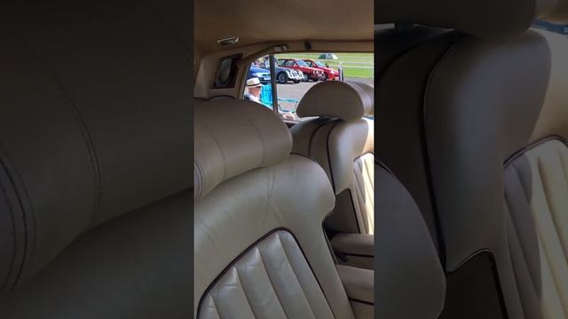 Rolls Royce Shadow II (With the best headrests!) смотреть онлайн