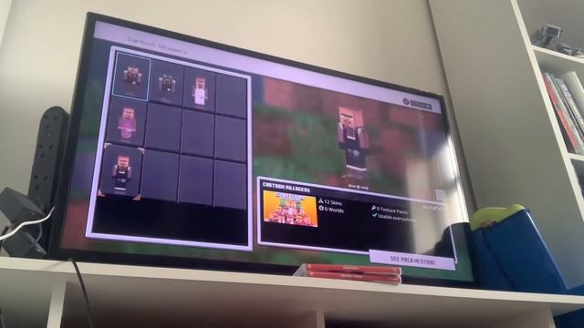 I show you how to get the cartoon villager skin pack… смотреть онлайн