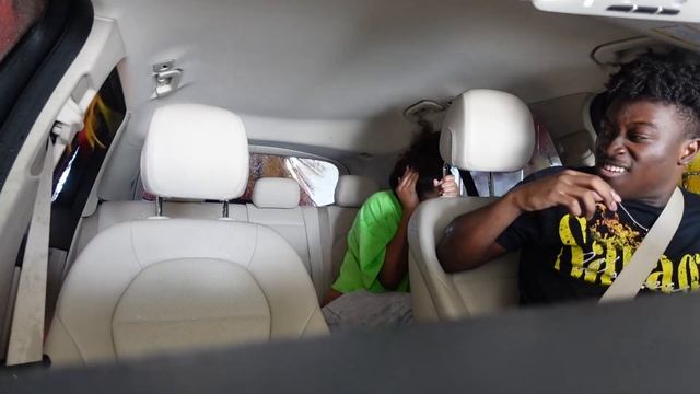 OPENING MY GIRLFRIEND WINDOW WHILE GOING THROUGH THE CARWASH PRANK *HILARIOUS* смотреть онлайн