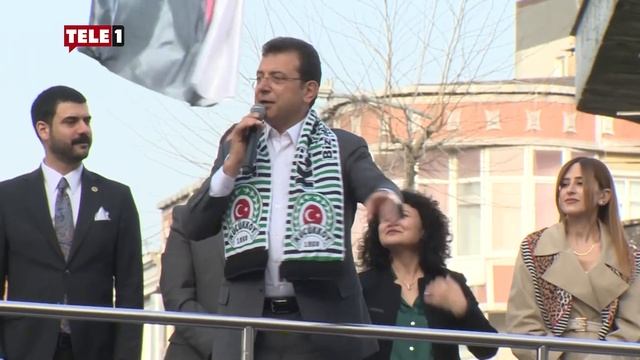 İmamoğlu kendisine yazılan kürtçe pankartı okudu, teşekkür etti! смотреть онлайн