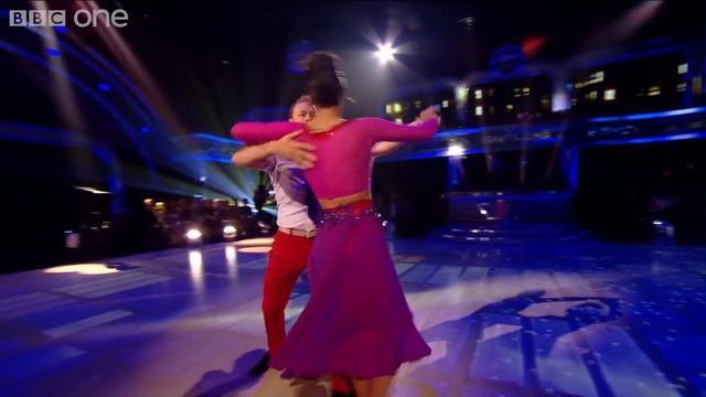 Frankie Bridge & Kevin Clifton Paso Doble to 'America' - Strictly Come Dancing: 2014 - BBC One смотреть онлайн