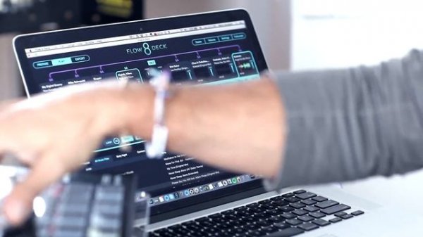 Pioneer controllers in action with Flow 8 Deck (new DJ Software for Mac OS X)