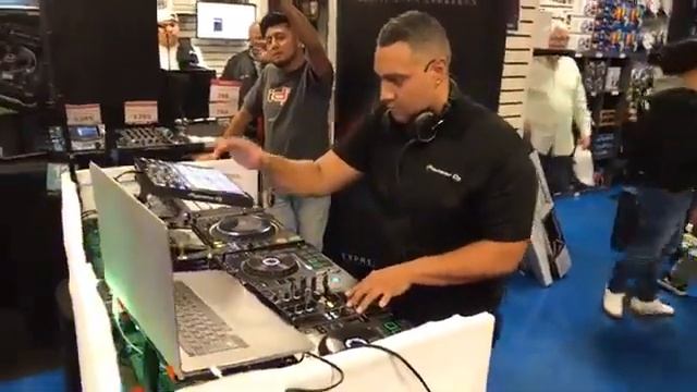 Pioneer DJ’s 2018 NEW RELEASES @ I DJ NOW Queens Location (Version 2) смотреть онлайн