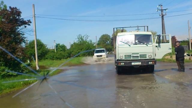 Наводнение. Краснокумское. 27.05.2017. ул. Красная. смотреть онлайн