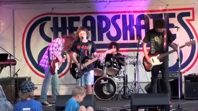 Nirvana cover at Hauraki смотреть онлайн