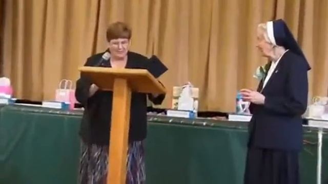 Sr. Mary Andre presented with letter from New York Yankees смотреть онлайн