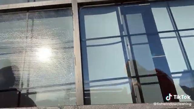 A little lift work by Fish Window Cleaning смотреть онлайн