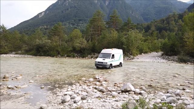 Iveco Turbodaily 4x4 low water crossing смотреть онлайн