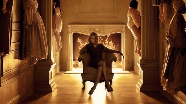 American Horror Story: Coven - 3x01 Music - In-A-Gadda-Da-Vida By Iron Butterfly