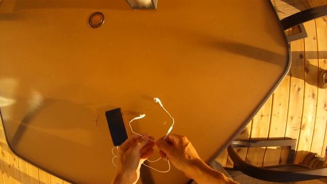 How to stop Iphone headphones from falling out of your Ears смотреть онлайн
