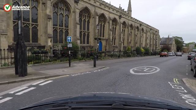 Real-Life Parallel Parking | Learn to drive: Manoeuvres смотреть онлайн