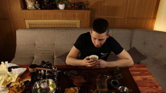 Фэньу. Шен пуер фабрики Юн Фу Сян смотреть онлайн