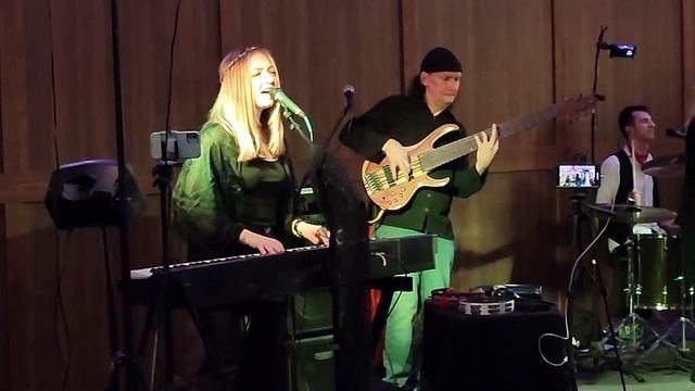 Over My Head - The Fleetwood Mac Experience смотреть онлайн