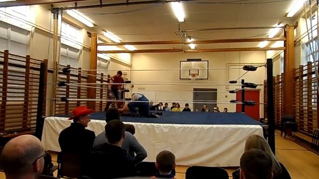 Kenny Mac Vs Crawley смотреть онлайн