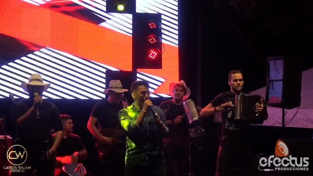 LO MAS SABROSO Live - Carlos William Orozco смотреть онлайн