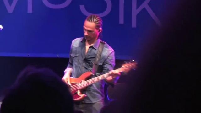 Mayra Andrade - Build It Up - Live in Berlin (12/17) смотреть онлайн