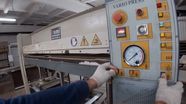 Процесс создания шпонированных фасадов смотреть онлайн