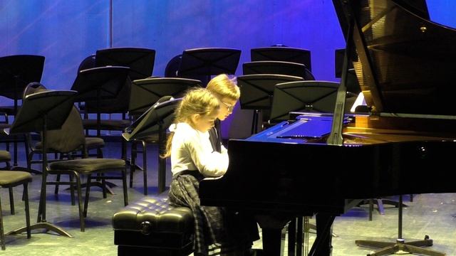 Выступление в "Доме Музыки" 27 декабря 2021. С. Прокофьев. Гавот. смотреть онлайн