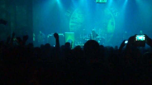 Igor & Max Cavalera Return To Roots Melkweg part 1 смотреть онлайн