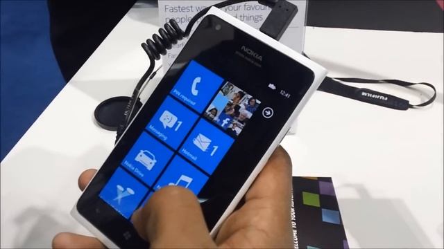 Nokia Lumia 900 Windows Phone 7.5 Hands-on смотреть онлайн
