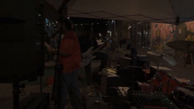 Oneplus Open Motioncam Pro Test in Low Light Outdoor Concert смотреть онлайн