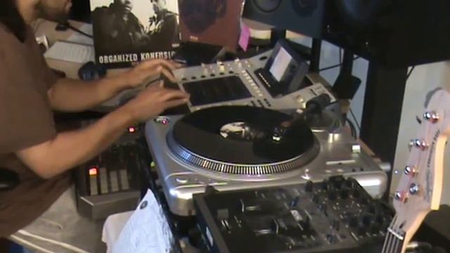 1# LIVE IN THE LAB, feat. DJ Prominent Mpc 4000 , Sp 404sx , SP 606 , beat tutorial смотреть онлайн