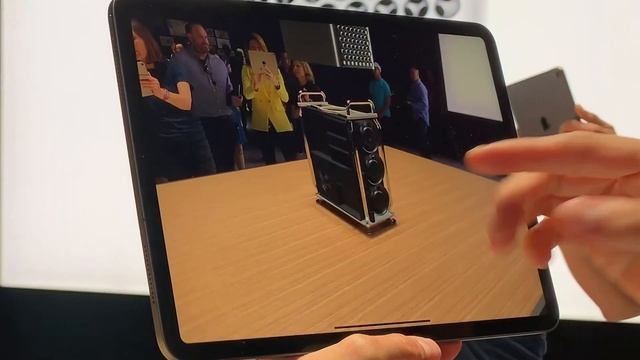 #WWDC19: Mac Pro and ProDisplay XDR AR Tear Down смотреть онлайн
