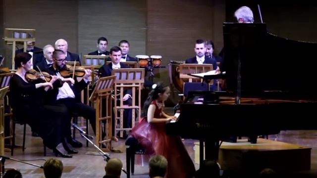 И.Беркович - Концерт № 2.Солистка Екатерина Слюсарь. Дирижер Ю.Янко.Оркестр Харьковской филармонии смотреть онлайн