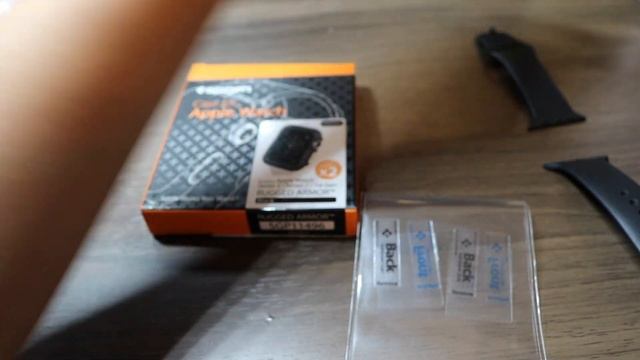 Spigen Rugged Armor for Apple Watch Unboxing смотреть онлайн