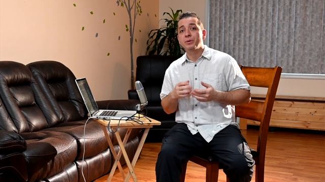 RECORDING a FULL BAND on a TINY budget, with GarageBand, and a Behringer Uphoria interface. смотреть онлайн