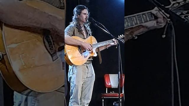 Brennan Edwards, "Broken Window Serenade" смотреть онлайн
