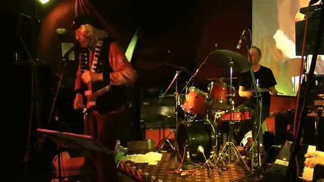 you me & us 'Who's Afraid?' (Daevid Allen, Chris Cutler, Yumi Hara Cawkwell) at Club Integral смотреть онлайн