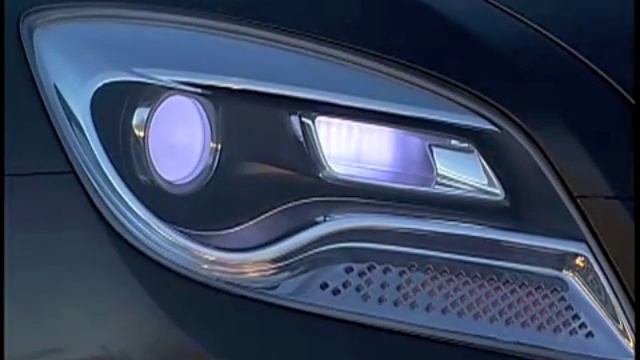 Chrysler 200c Driving смотреть онлайн