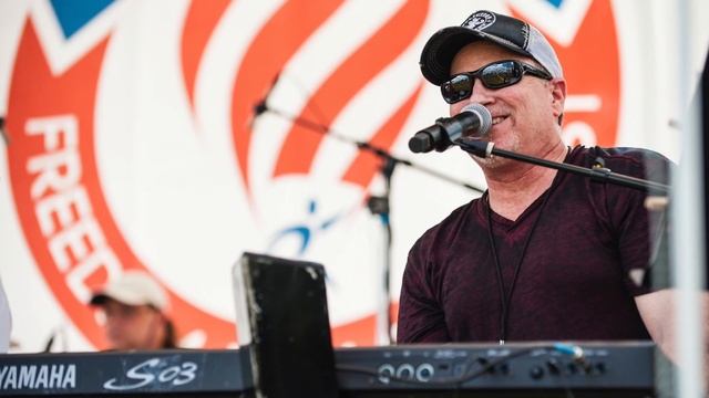 The MIRAGE Band смотреть онлайн