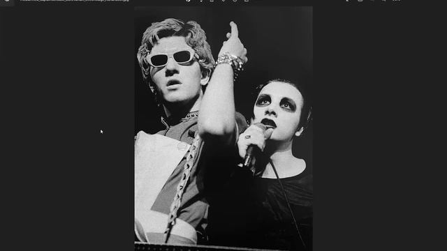 1979年　／　 デイヴ・ヴァニアンが「ラヴ・ソング」（Love Song）そしてノイズ・ノイズ・ノイズを歌い上げる смотреть онлайн