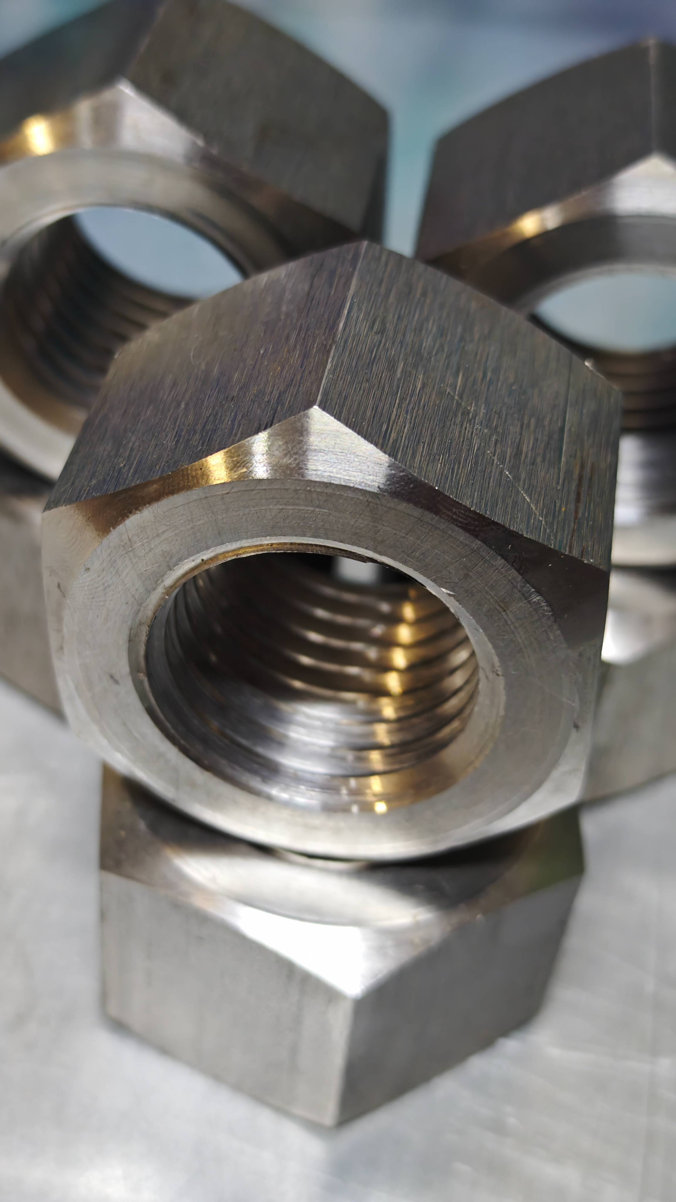 Производство гайки 12Х18Н10Т